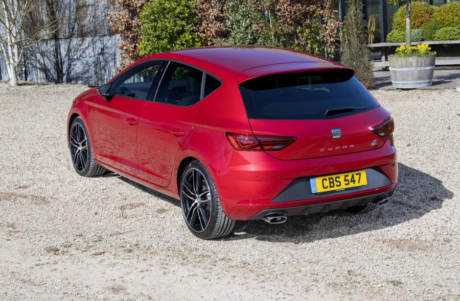  Seat Leon Cupra 300 2017 года  (UK) (фото 14 из 40)